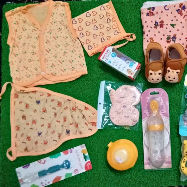 17-in-1 Newborn Baby Essentials Combo Gift Set – Unisex Baby Care Kit with Clothes, Grooming, Feeding & Toys