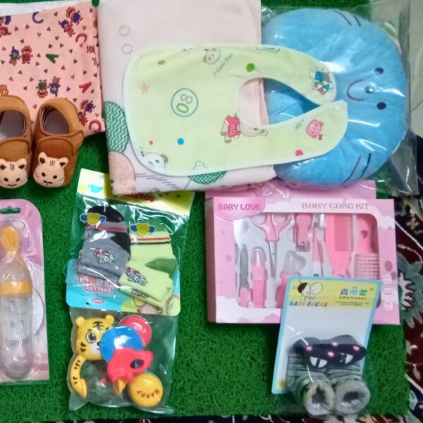 17-in-1 Newborn Baby Essentials Combo Gift Set – Unisex Baby Care Kit with Clothes, Grooming, Feeding & Toys